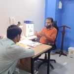 Dr hafiz abdul momin diccuss with patients